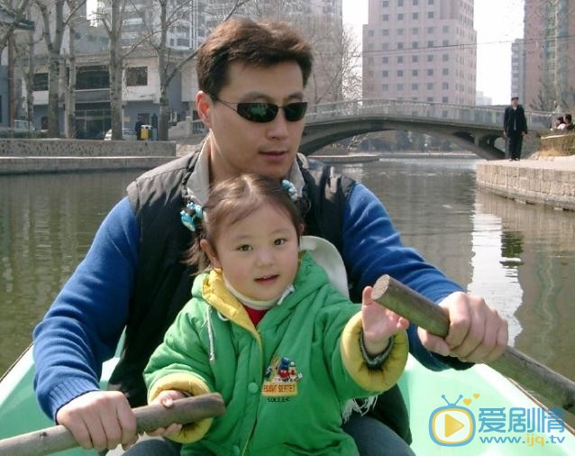 任程伟家人照 任程伟高清写真_任程伟高清剧照