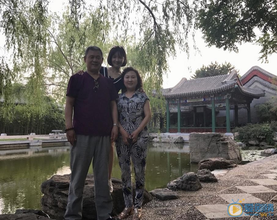 郑亦桐全家福 郑亦桐高清写真_郑亦桐高清剧照