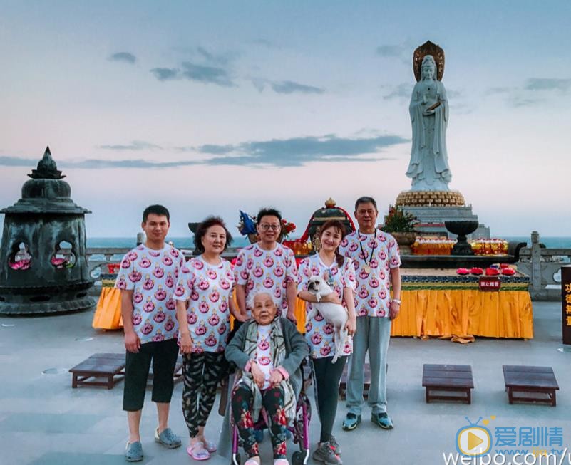 郑亦桐全家福 郑亦桐高清写真_郑亦桐高清剧照