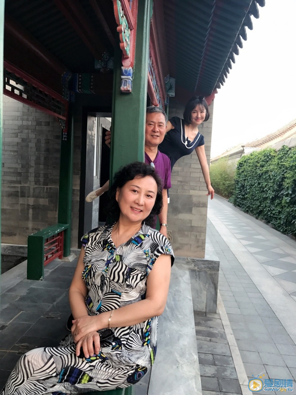 郑亦桐全家福 郑亦桐高清写真_郑亦桐高清剧照