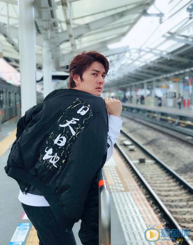 吴克群街拍写真 吴克群高清写真_吴克群高清剧照