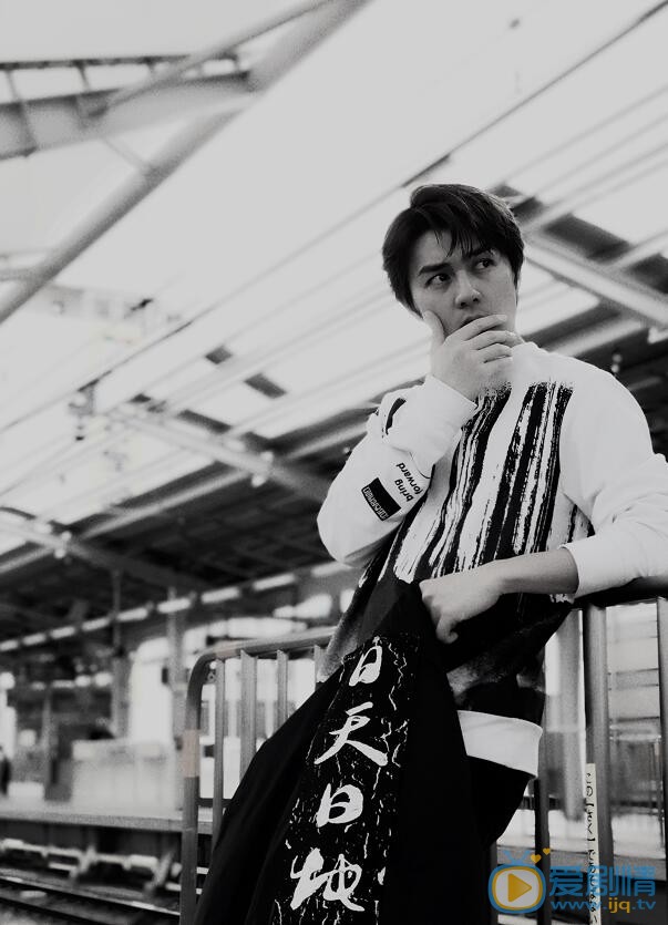 吴克群街拍写真 吴克群高清写真_吴克群高清剧照