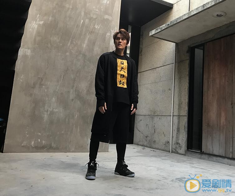 吴克群街拍写真 吴克群高清写真_吴克群高清剧照