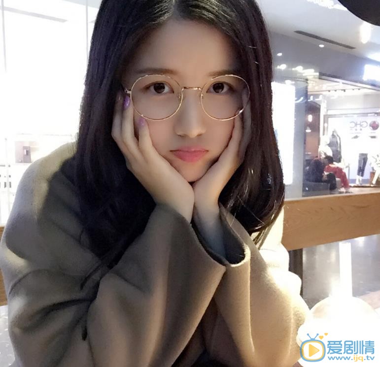 冯丽丽卖萌照 冯丽丽高清写真_冯丽丽高清剧照