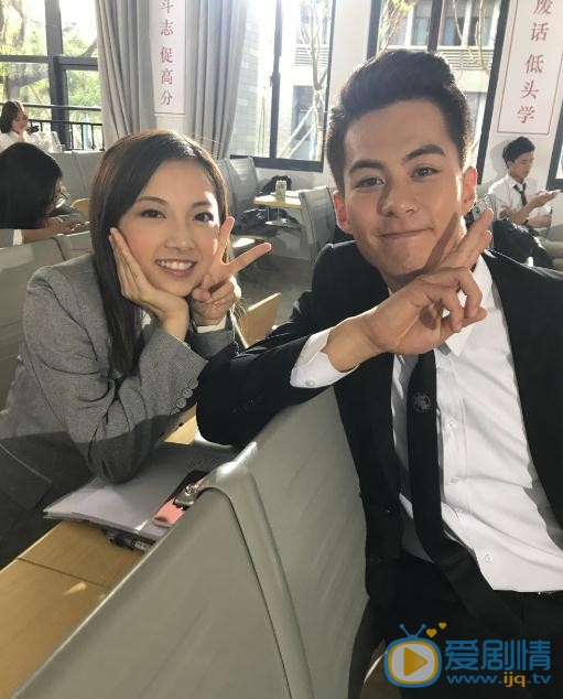 朱鉴然与人合照 朱鉴然高清写真_朱鉴然高清剧照