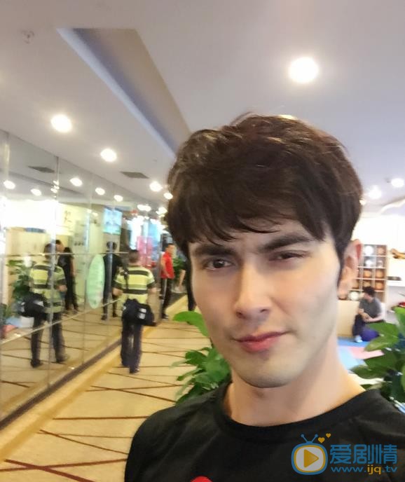 高伟光逗逼卖萌照 高伟光高清写真_高伟光高清剧照