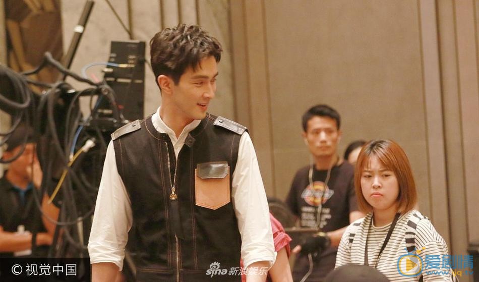 高伟光路透街拍 高伟光高清写真_高伟光高清剧照