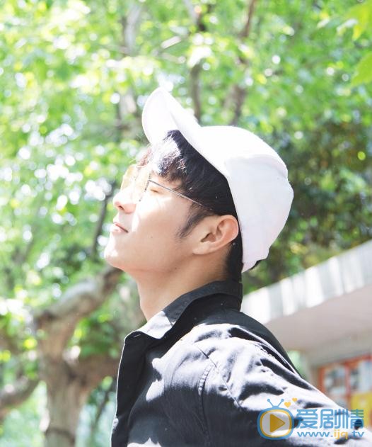 杨业明街拍写真 杨业明高清写真_杨业明高清剧照