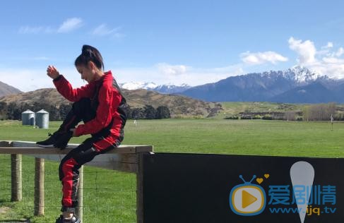 易易紫生活照 易易紫高清写真_易易紫高清剧照