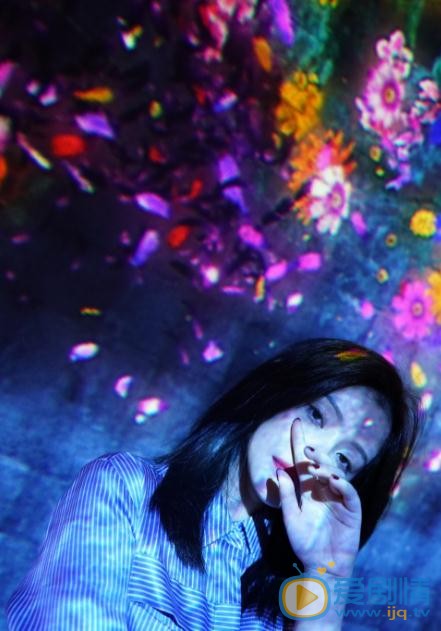 易易紫炫彩写真 易易紫高清写真_易易紫高清剧照