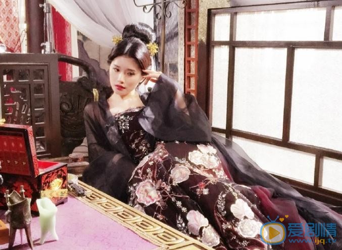 易易紫片场照 易易紫高清写真_易易紫高清剧照