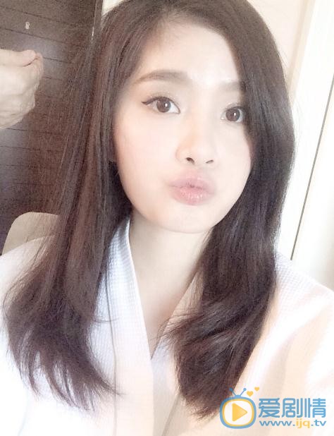 易易紫生活照 易易紫高清写真_易易紫高清剧照