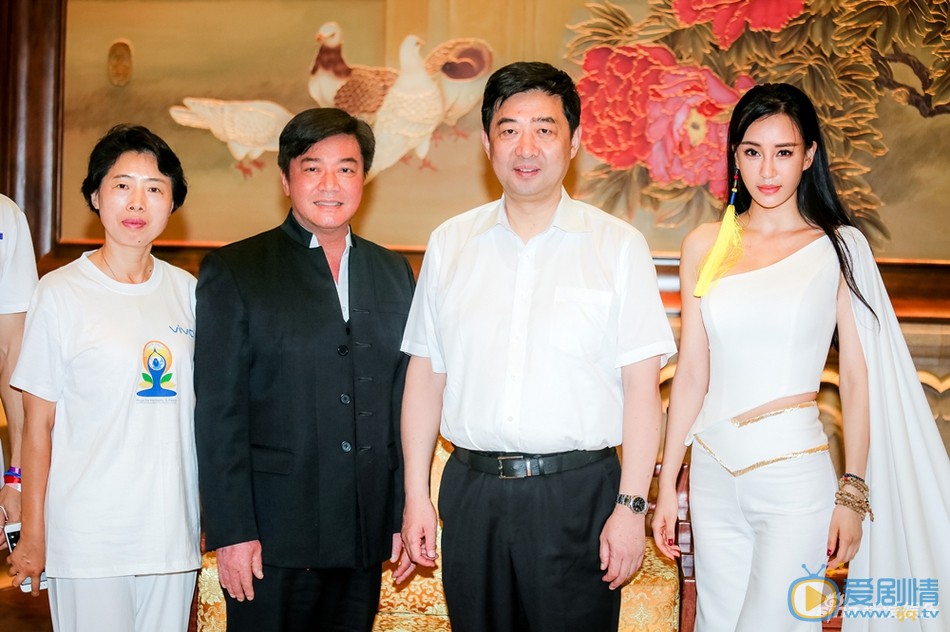 母其弥雅活动照 母其弥雅高清写真_母其弥雅高清剧照