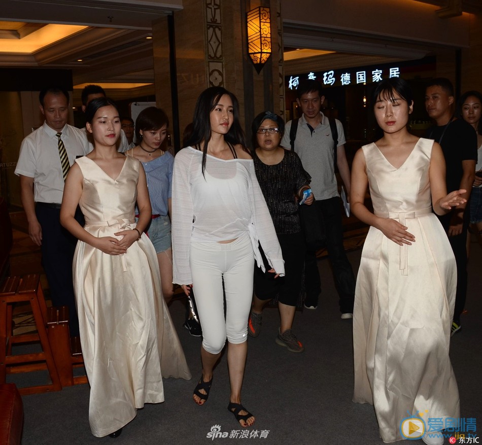 母其弥雅活动照 母其弥雅高清写真_母其弥雅高清剧照