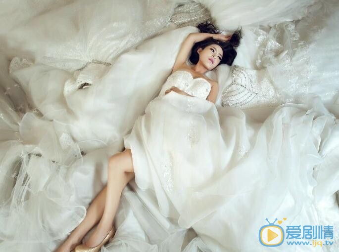 王君瑜白色写真 王君瑜高清写真_王君瑜高清剧照