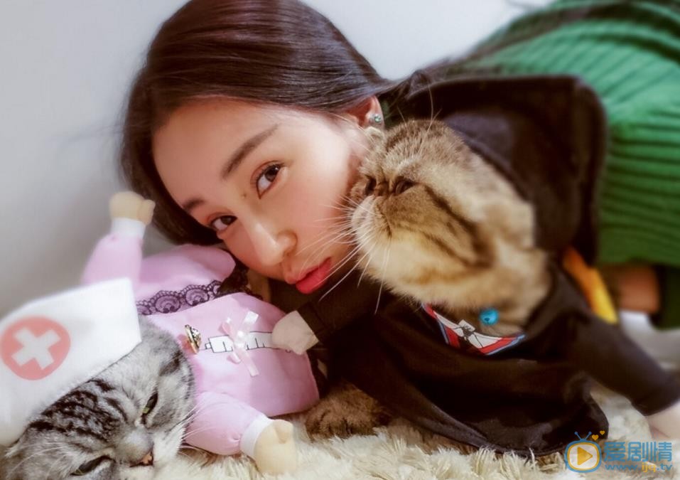 母其弥雅萌宠合照 母其弥雅高清写真_母其弥雅高清剧照
