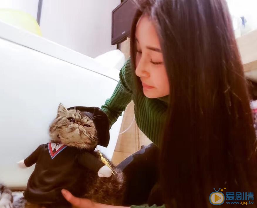 母其弥雅萌宠合照 母其弥雅高清写真_母其弥雅高清剧照