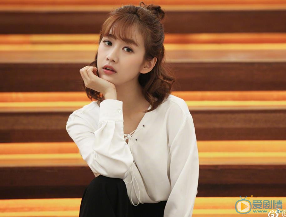 刘美含街拍大片 刘美含高清写真_刘美含高清剧照
