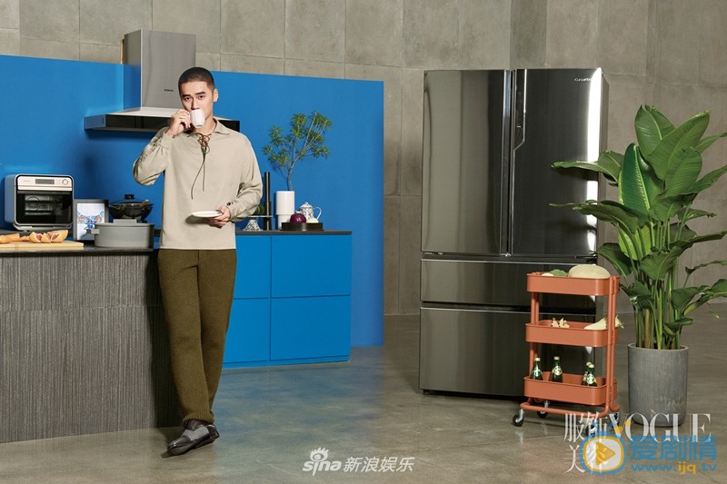 蒋劲夫街拍时刻 蒋劲夫高清写真_蒋劲夫高清剧照