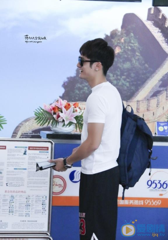 蒋劲夫机场路透照 蒋劲夫高清写真_蒋劲夫高清剧照