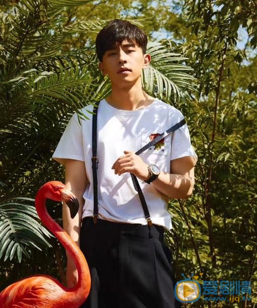 邓论的择偶标准是什么？邓论家庭背景介绍