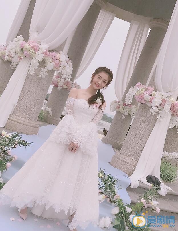 田依桐卖萌照 田依桐高清写真_田依桐高清剧照
