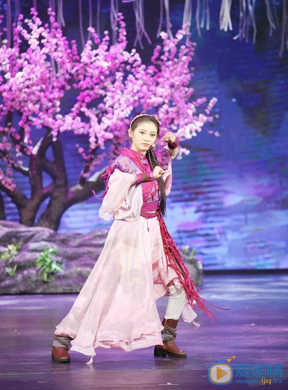 田依桐《一年级》节目照 田依桐高清写真_田依桐高清剧照