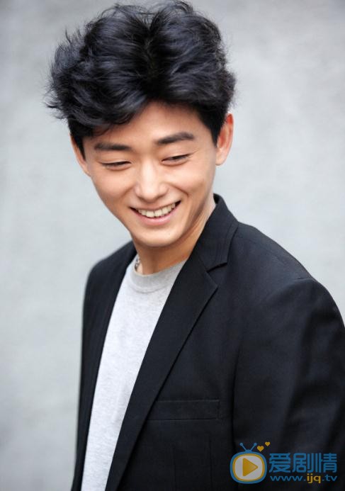李德龙写真 李德龙高清写真_李德龙高清剧照