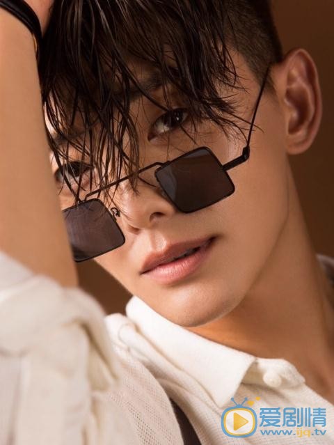 李德龙写真 李德龙高清写真_李德龙高清剧照