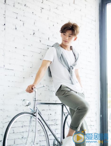 李德龙写真 李德龙高清写真_李德龙高清剧照