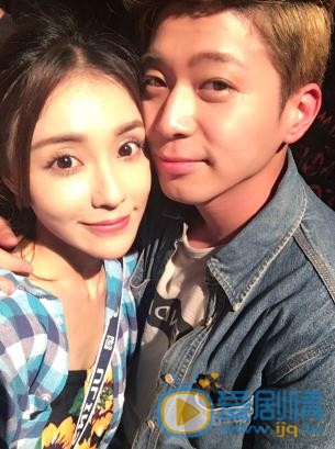 刘倩妤与人合照 刘倩妤高清写真_刘倩妤高清剧照