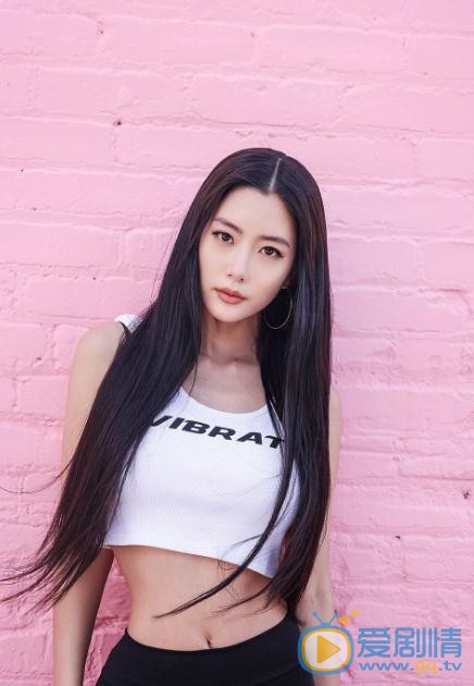 李成敏白色写真 李成敏高清写真_李成敏高清剧照