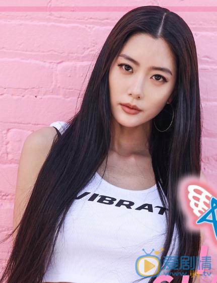 李成敏白色写真 李成敏高清写真_李成敏高清剧照