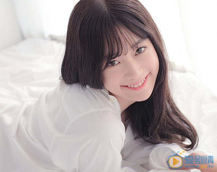 李成敏白色写真 李成敏高清写真_李成敏高清剧照