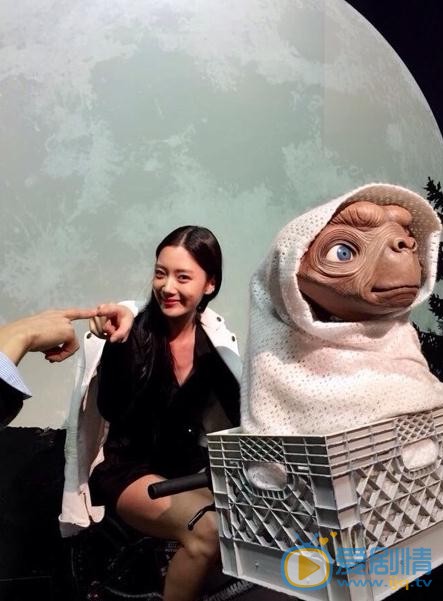 李成敏蜡像合照 李成敏高清写真_李成敏高清剧照