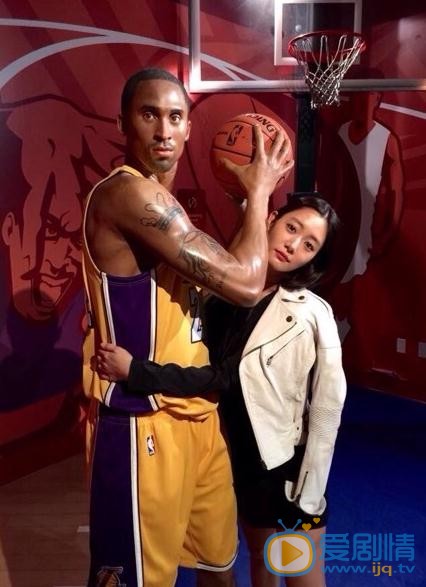 李成敏蜡像合照 李成敏高清写真_李成敏高清剧照