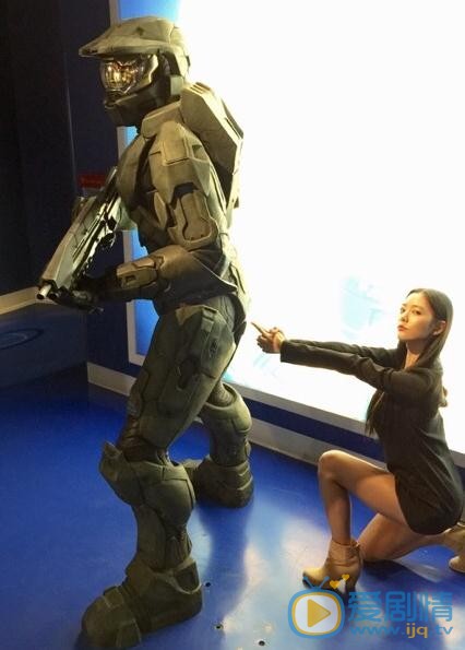 李成敏蜡像合照 李成敏高清写真_李成敏高清剧照