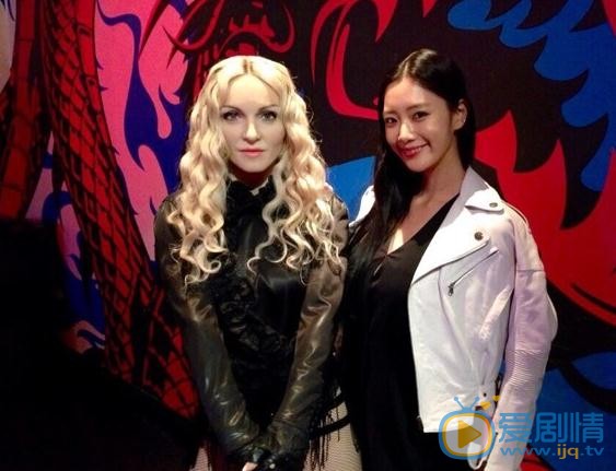 李成敏蜡像合照 李成敏高清写真_李成敏高清剧照