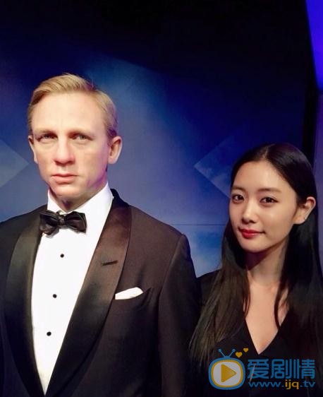 李成敏蜡像合照 李成敏高清写真_李成敏高清剧照