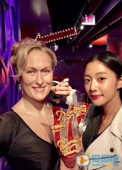 李成敏蜡像合照 李成敏高清写真_李成敏高清剧照