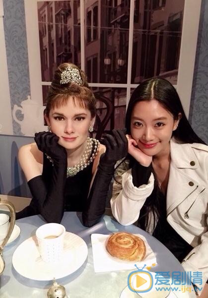 李成敏蜡像合照 李成敏高清写真_李成敏高清剧照