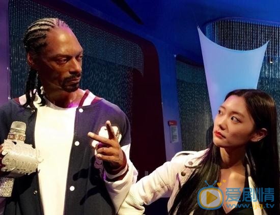 李成敏蜡像合照 李成敏高清写真_李成敏高清剧照