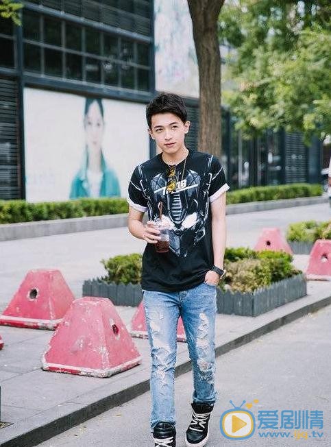 黄德毅街拍写真 黄德毅高清写真_黄德毅高清剧照