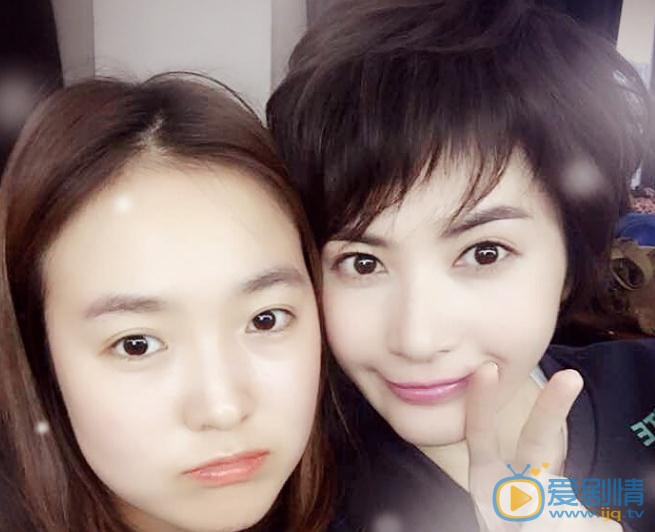 李媛与人合照 李媛高清写真_李媛高清剧照
