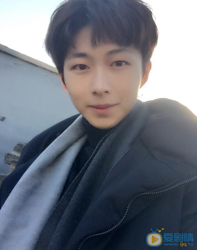 李歌洋卖萌照 李歌洋高清写真_李歌洋高清剧照