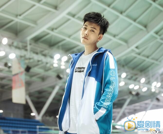 杨天琪《蔚蓝50米》剧照 杨天琪高清写真_杨天琪高清剧照