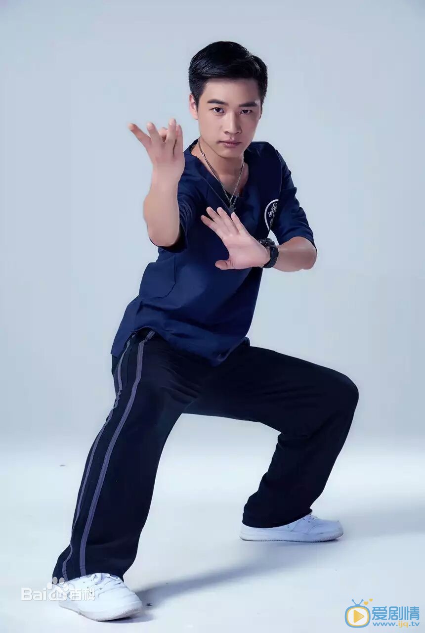 王浩男早期写真 王浩男高清写真_王浩男高清剧照