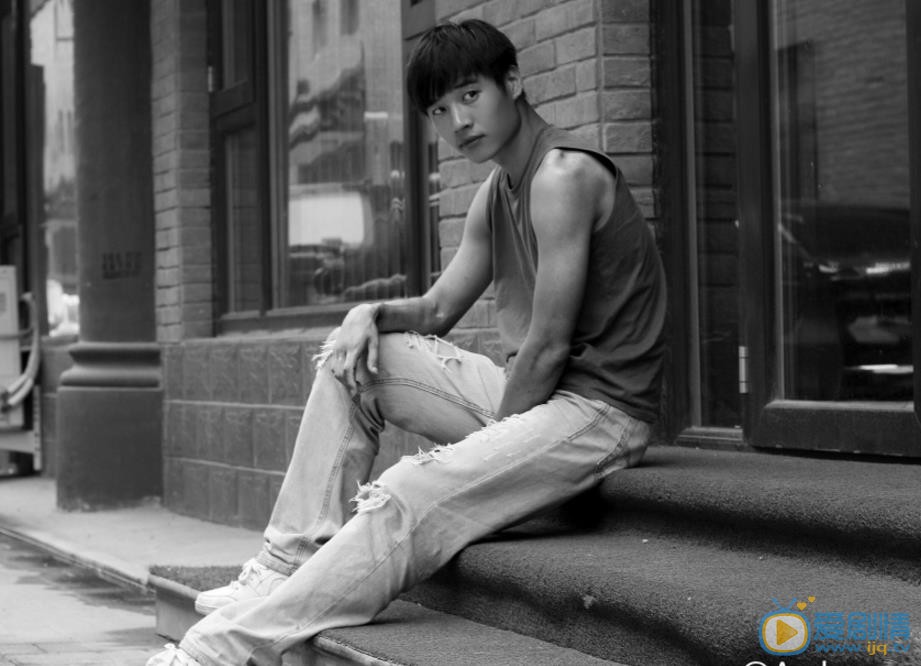 王浩男生活照 王浩男高清写真_王浩男高清剧照