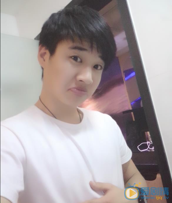 王浩男生活照 王浩男高清写真_王浩男高清剧照