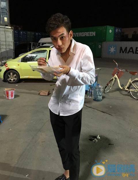 邱赫南片场照 邱赫南高清写真_邱赫南高清剧照